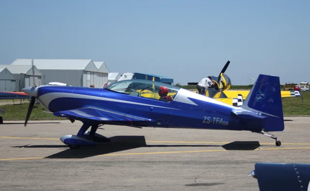 Extra 300 family