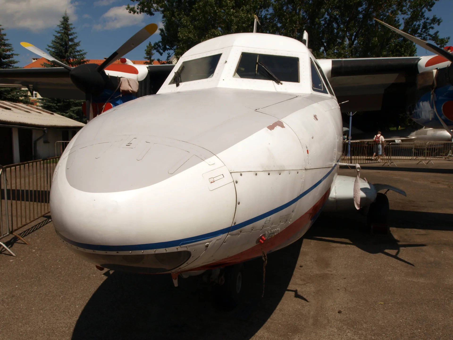 Let L-410 UVP-E