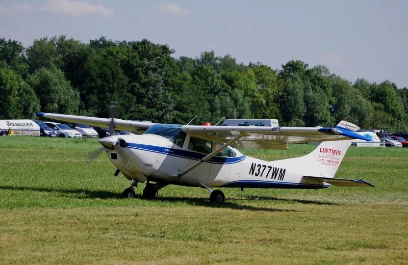 Cessna 182