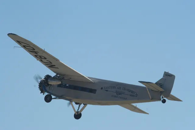 Ford 4AT Trimotor