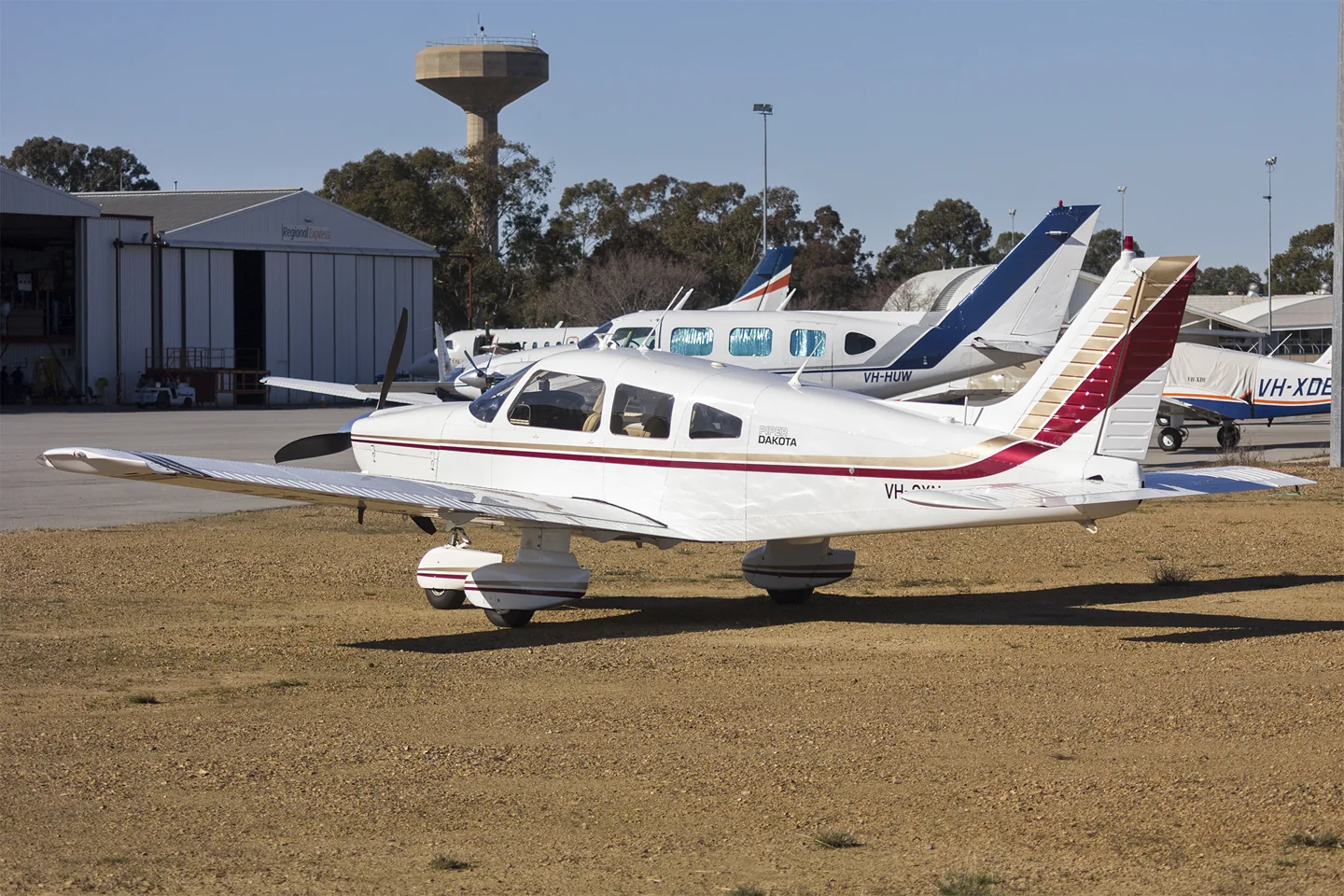 Piper PA-28-236 Dakota