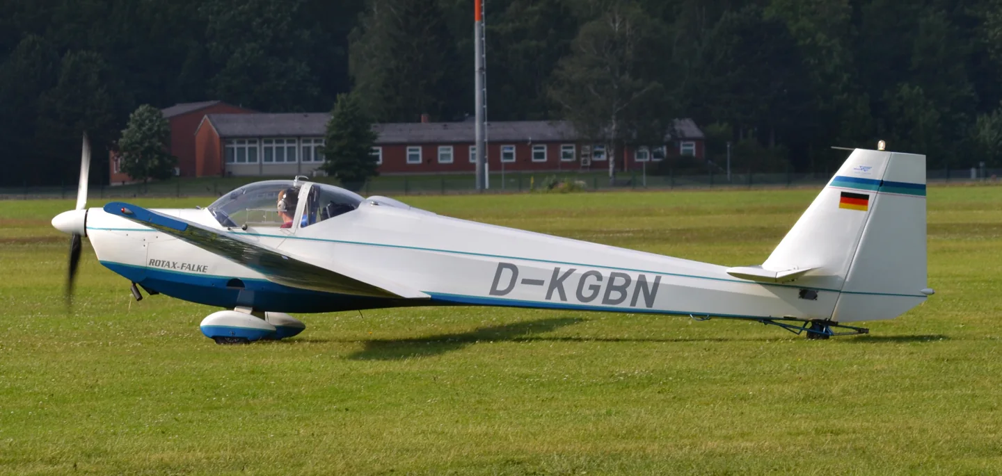 Scheibe SF-25 Falke