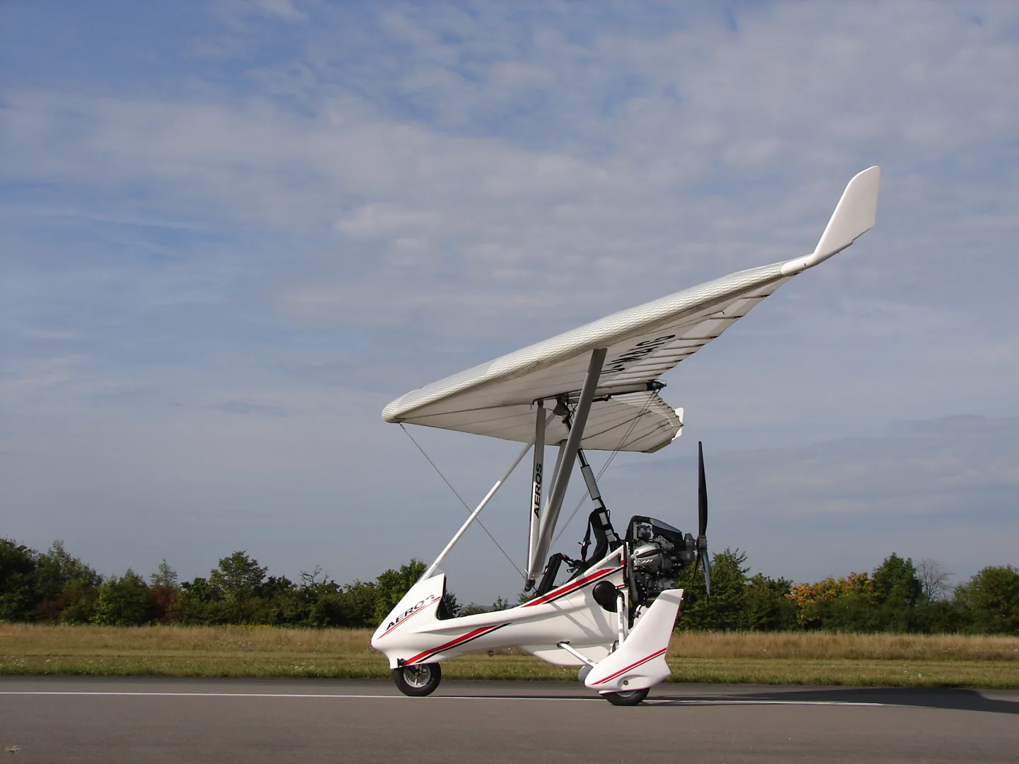 Aeros-2 trike